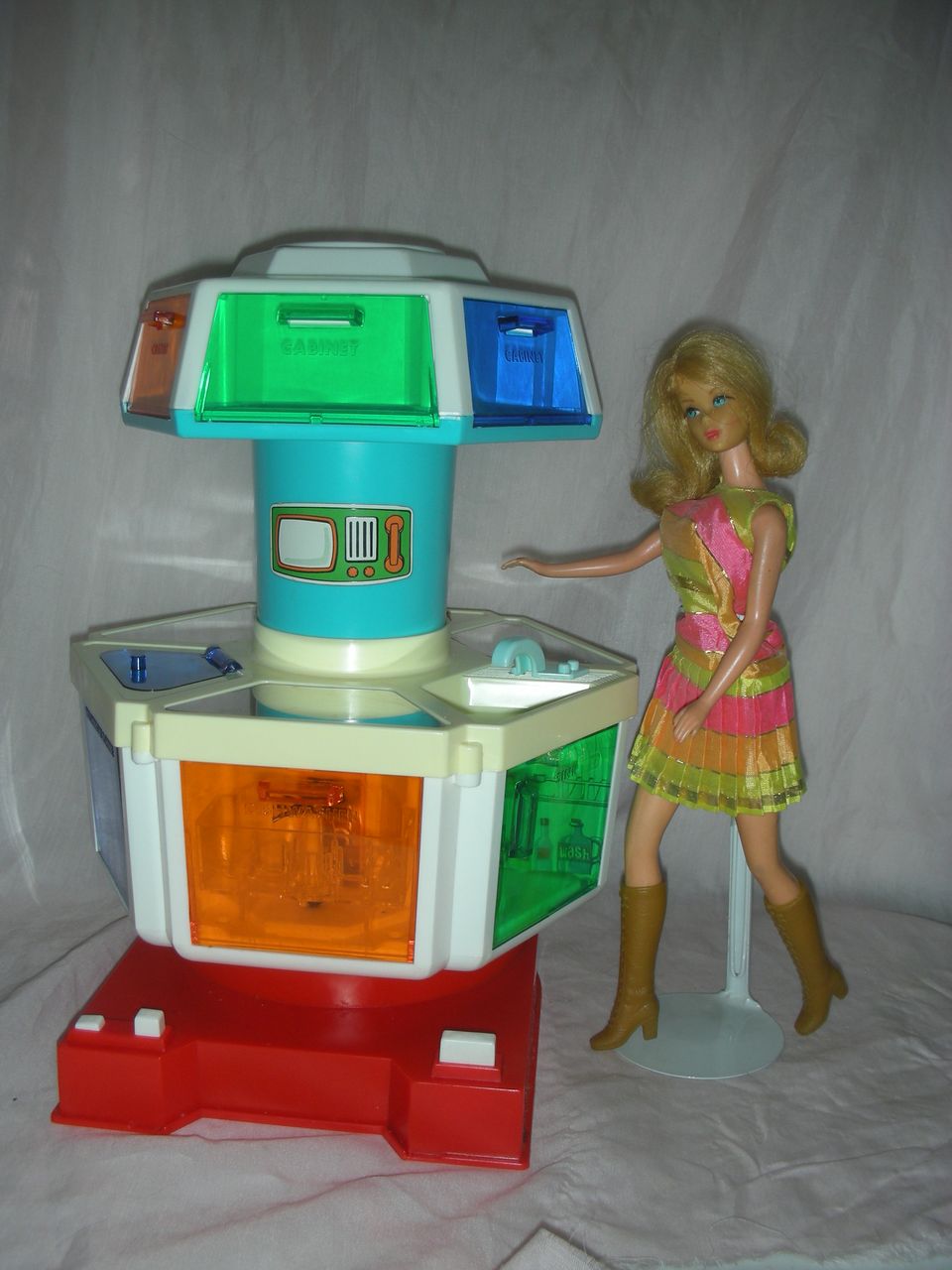 Rare Vintage Sears Exclusive Barbie Doll Karosel Kitchen Mint in Box Mod Era Rare Vintage Sears Exclusive Barbie Doll Karosel Kitchen Mint in Box Mod Era