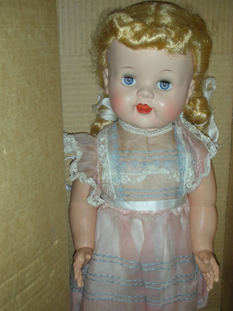 Vintage Ideal Saucy Walker By Ideal 22 Inch Mint Doll Blond Original Dress And Box Vintage Ideal Saucy Walker By Ideal 22 Inch Mint Doll Blond Original Dress And Box