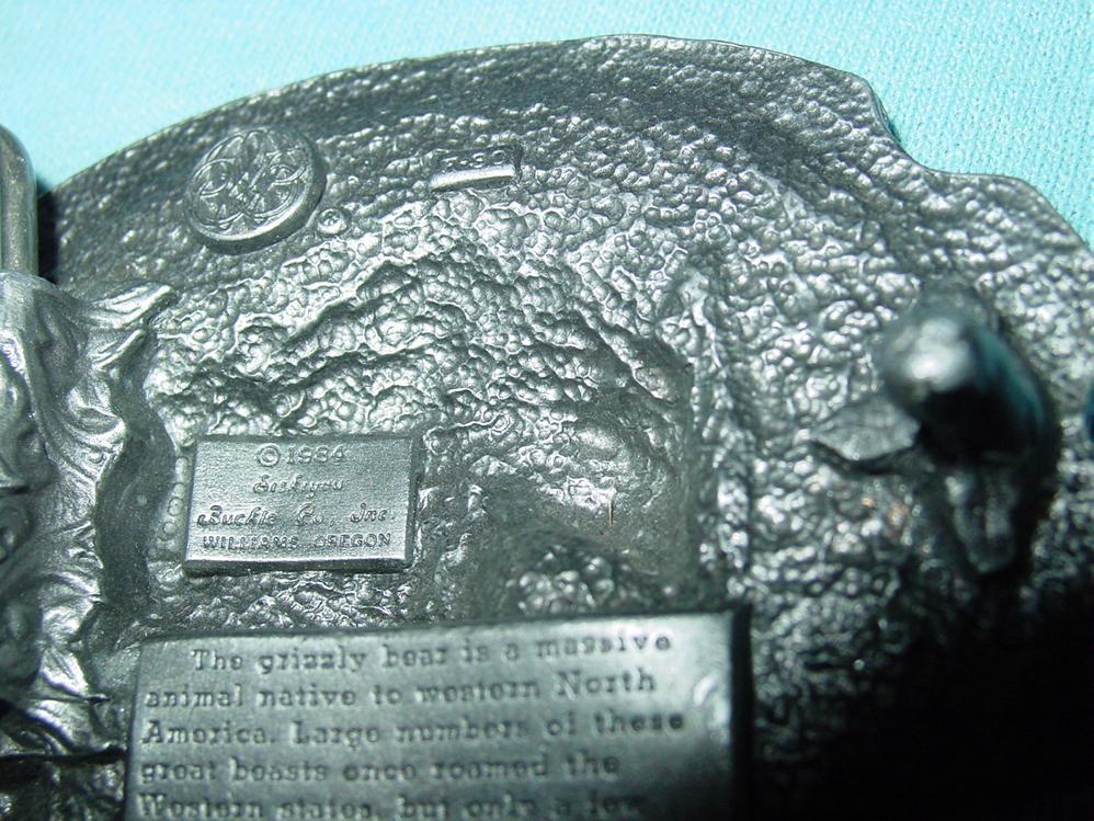 Siskiyou Grizzly Bear Belt Buckle Pewter Enamel F-30 1984 Williams Oregon Siskiyou Grizzly Bear Belt Buckle Pewter Enamel F-30 1984 Williams Oregon