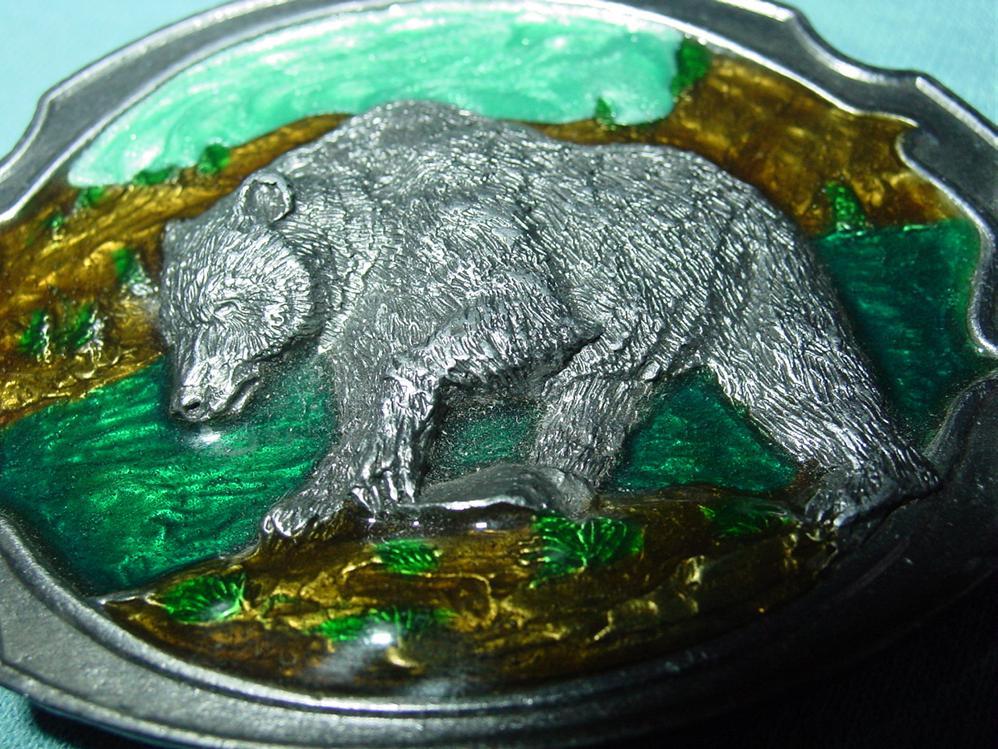 Siskiyou Grizzly Bear Belt Buckle Pewter Enamel F-30 1984 Williams Oregon Siskiyou Grizzly Bear Belt Buckle Pewter Enamel F-30 1984 Williams Oregon