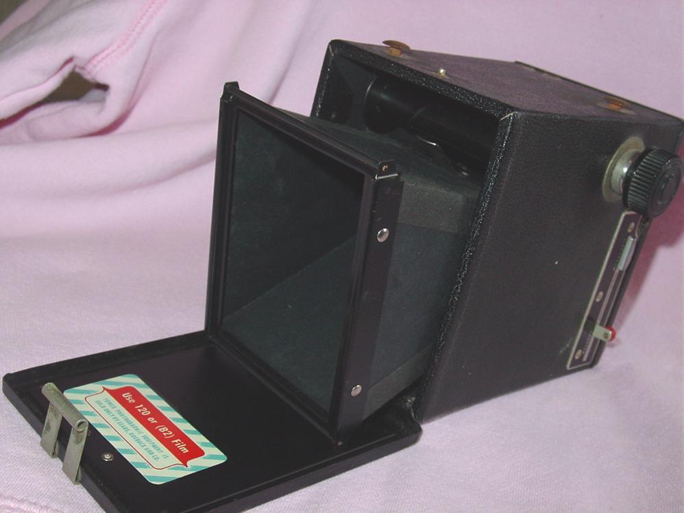 Sears Tower Box Camera Wood Inside for 120 or B2 Roll Film 1925 Sears Tower Box Camera Wood Inside for 120 or B2 Roll Film 1925