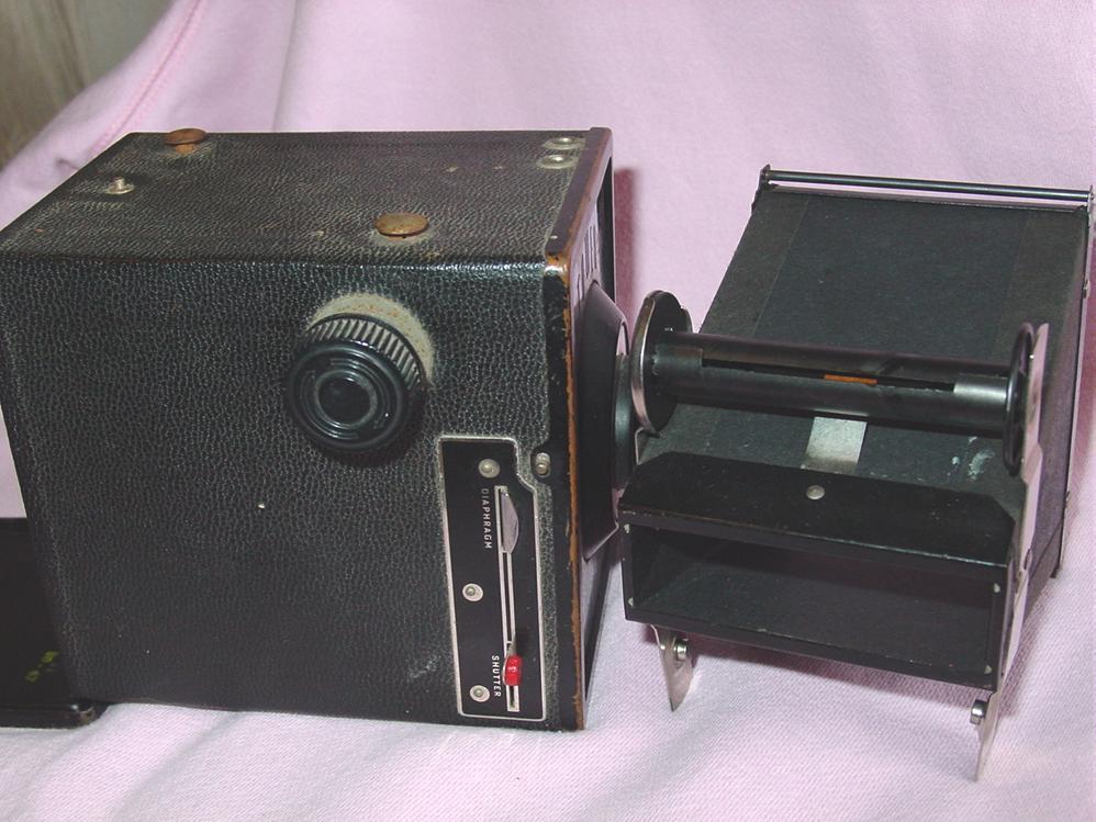 Sears Tower Box Camera Wood Inside for 120 or B2 Roll Film 1925 Sears Tower Box Camera Wood Inside for 120 or B2 Roll Film 1925