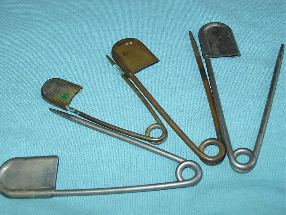 4 Brass Laundry Safety Pins Risdon Key Tag Blanket 5" Metal Ring Holder 4 Brass Laundry Safety Pins Risdon Key Tag Blanket 5" Metal Ring Holder
