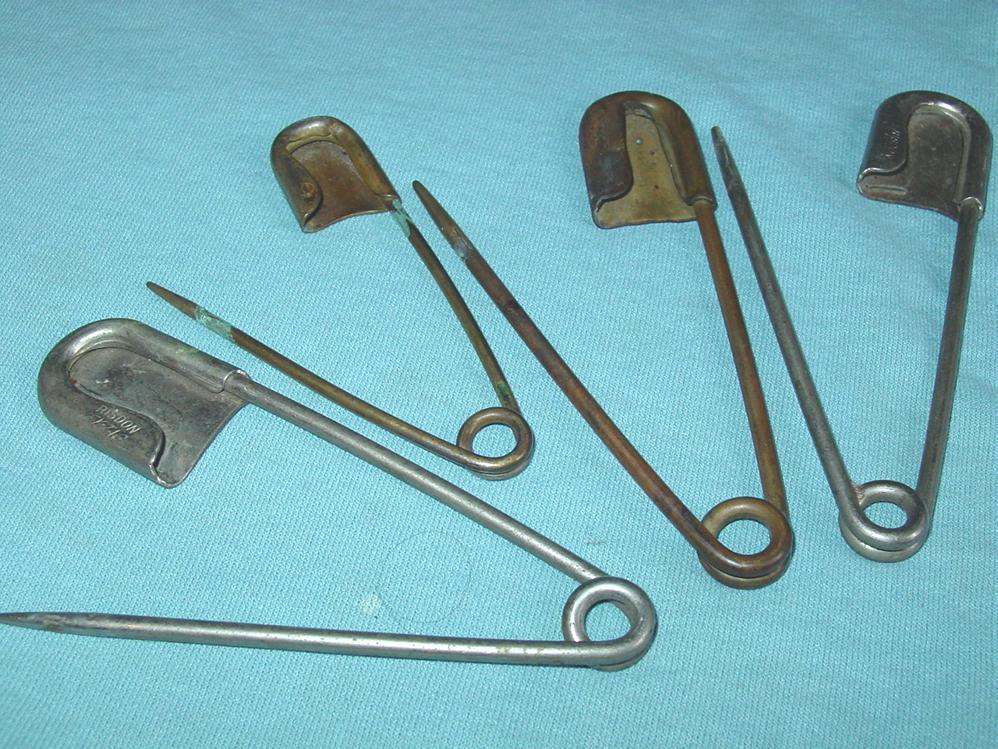 4 Brass Laundry Safety Pins Risdon Key Tag Blanket 5" Metal Ring Holder 4 Brass Laundry Safety Pins Risdon Key Tag Blanket 5" Metal Ring Holder