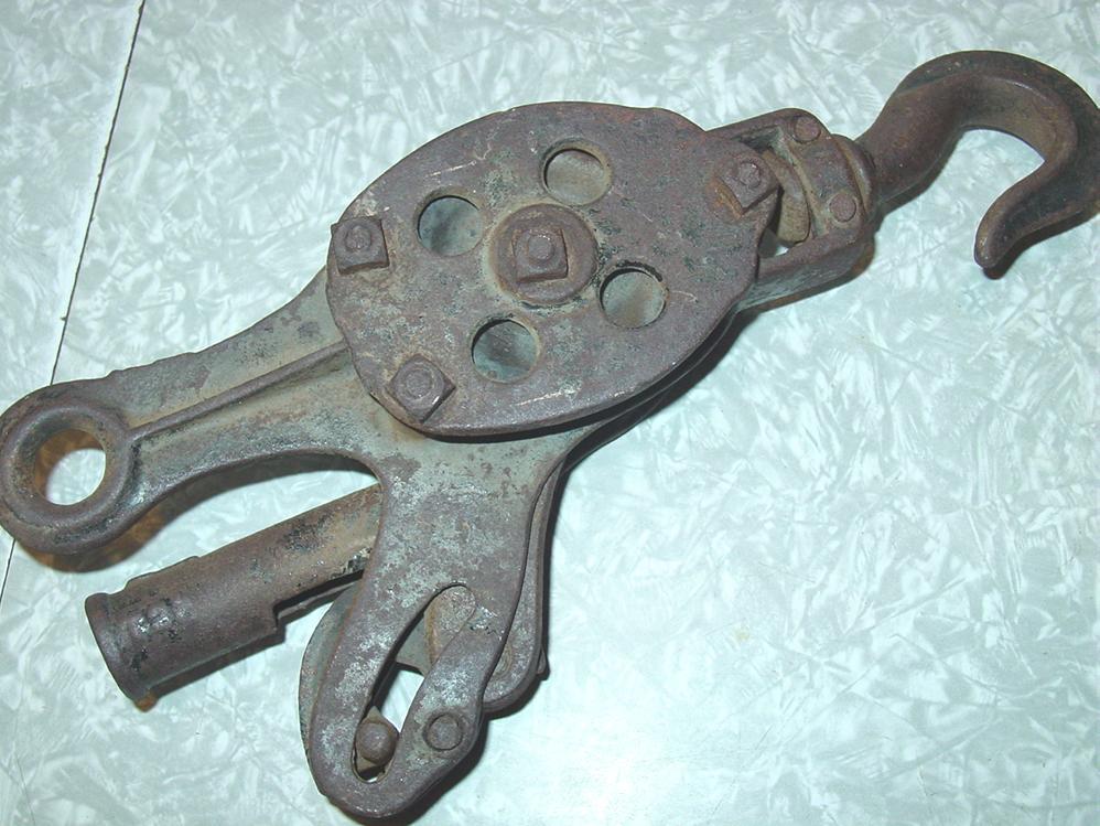 Cast Iron Frame Pulley Double Iron Wheel Block & Tackle with Rope Brake Farm Barn Ship Cast Iron Frame Pulley Double Iron Wheel Block & Tackle with Rope Brake Farm Barn Ship