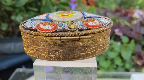 Antique Micro Mosaic box depicting beautiful flowers Antique Micro Mosaic box depicting beautiful flowers