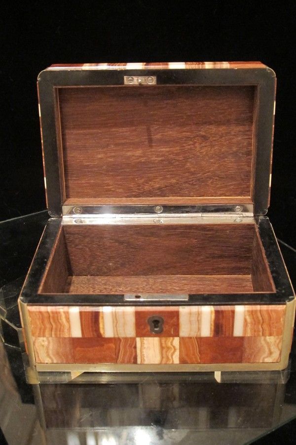 Antique Karlsbad box adorned with semi precious stones, 19th century Antique Karlsbad box adorned with semi precious stones, 19th century