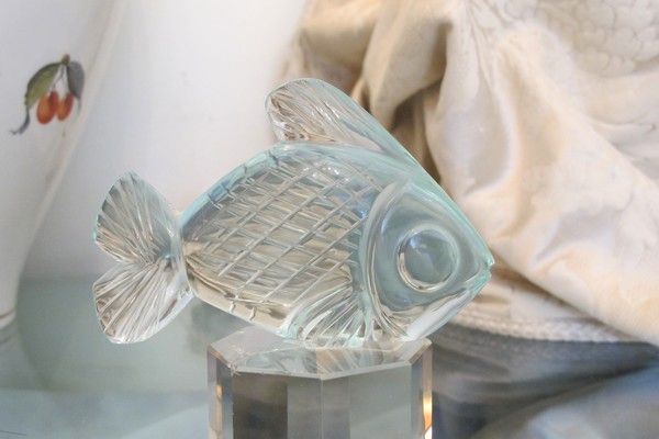 Antique green Glass Fish paperweight, dated at the late 19th century Antique green Glass Fish paperweight, dated at the late 19th century