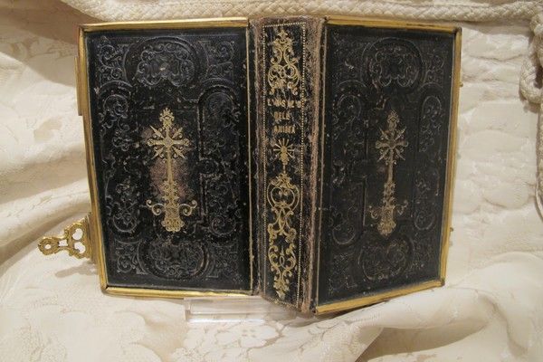 Antique Italian prayer book "LŽasilo dellŽanima" dated at the 19th century Antique Italian prayer book "LŽasilo dellŽanima" dated at the 19th century