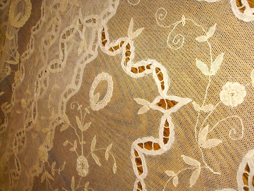 Set of 8 Ivory Princess Net Lace Placemats Set of 8 Ivory Princess Net Lace Placemats