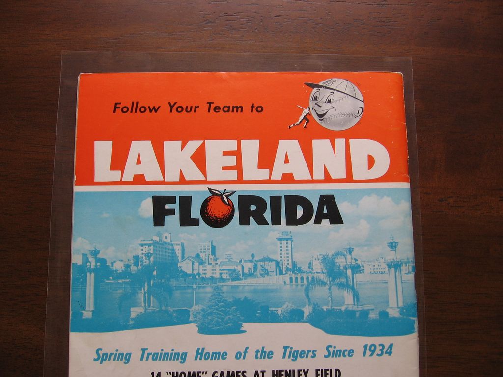 Rare "1959 Detroit Tigers Official Yearbook" With Tiger and Batting Rare "1959 Detroit Tigers Official Yearbook" With Tiger and Batting