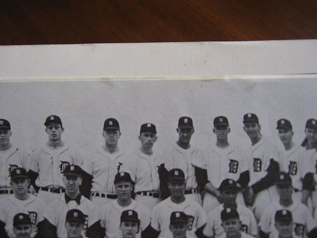 Rare "1959 Detroit Tigers Official Yearbook" With Tiger and Batting Rare "1959 Detroit Tigers Official Yearbook" With Tiger and Batting