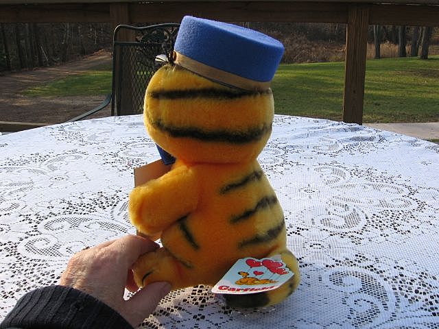 New 1978 Plush "Garfield Messenger Of Love" New 1978 Plush "Garfield Messenger Of Love"