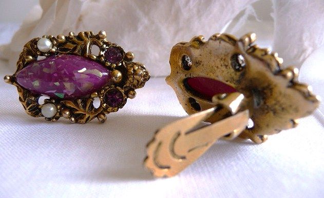 Vintage unsigned SELRO Renaissance Revival clip earrings Vintage unsigned SELRO Renaissance Revival clip earrings