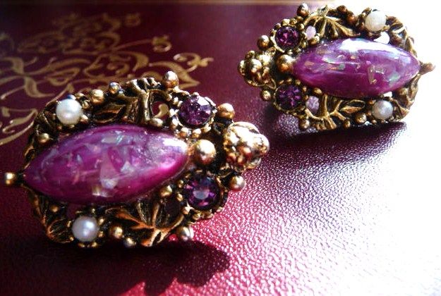 Vintage unsigned SELRO Renaissance Revival clip earrings Vintage unsigned SELRO Renaissance Revival clip earrings