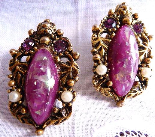 Vintage unsigned SELRO Renaissance Revival clip earrings Vintage unsigned SELRO Renaissance Revival clip earrings