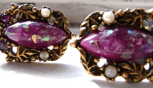 Vintage unsigned SELRO Renaissance Revival clip earrings Vintage unsigned SELRO Renaissance Revival clip earrings