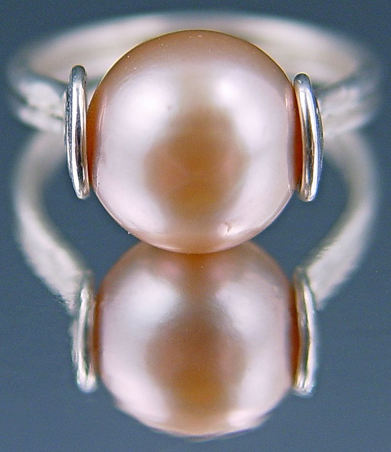 Vertentia - Dusty Rose Freshwater Pearl and Argentium Silver Ring Vertentia - Dusty Rose Freshwater Pearl and Argentium Silver Ring