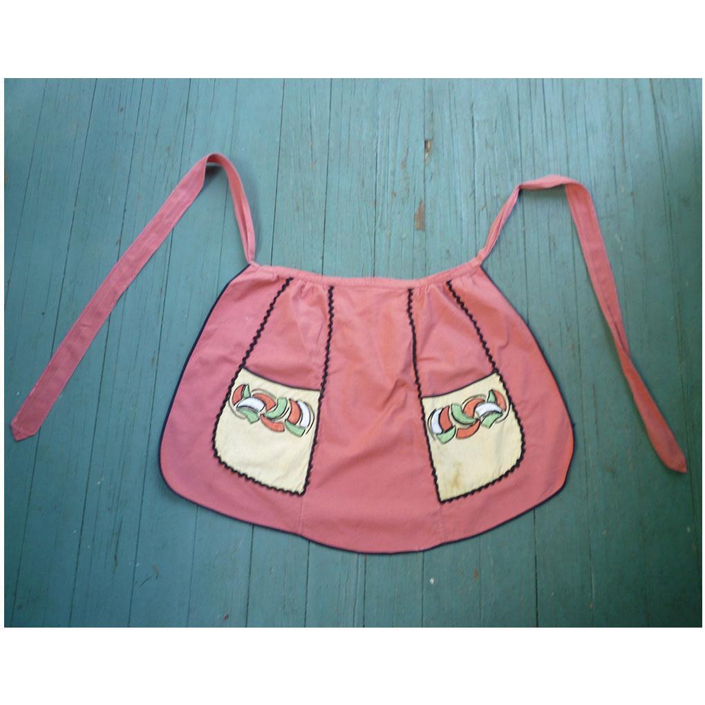 Arts & Crafts Embroidered Flowers on Pockets Apron from chezmarianne on