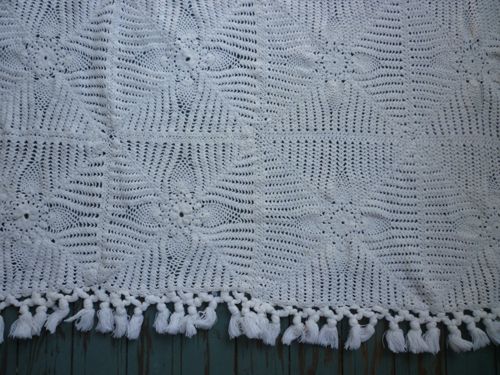 Lovely Floral Crochet Throw or Small Spread Lovely Floral Crochet Throw or Small Spread