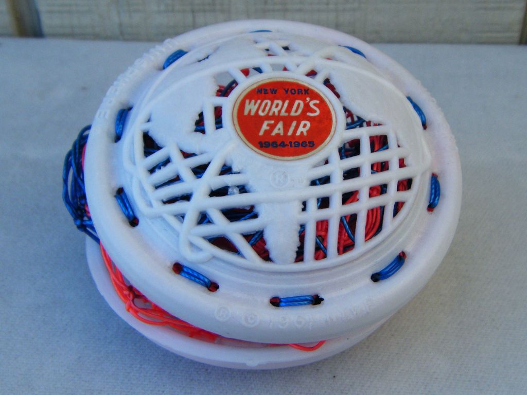 1960's NY World's Fair Unisphere Netted Tote Bag 1960's NY World's Fair Unisphere Netted Tote Bag