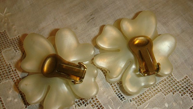 Vintage Soft Vinyl Off White Flower Earrings with Rhinestone Centers Vintage Soft Vinyl Off White Flower Earrings with Rhinestone Centers
