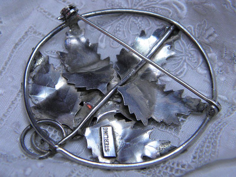 Vintage Sterling Flower & Leaf Circle Brooch Vintage Sterling Flower & Leaf Circle Brooch