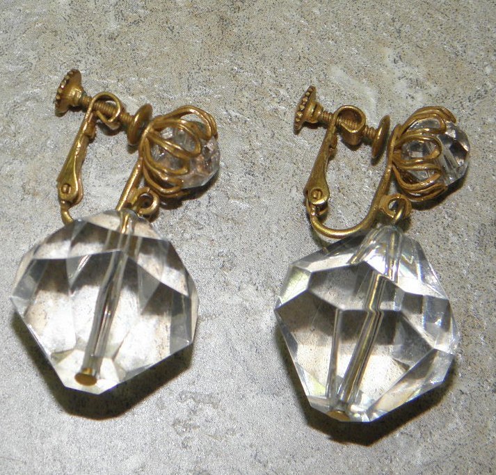 Vintage Big & Chunky Faceted clear Lucite Earrings Vintage Big & Chunky Faceted clear Lucite Earrings