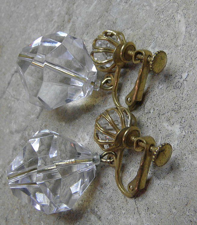 Vintage Big & Chunky Faceted clear Lucite Earrings Vintage Big & Chunky Faceted clear Lucite Earrings