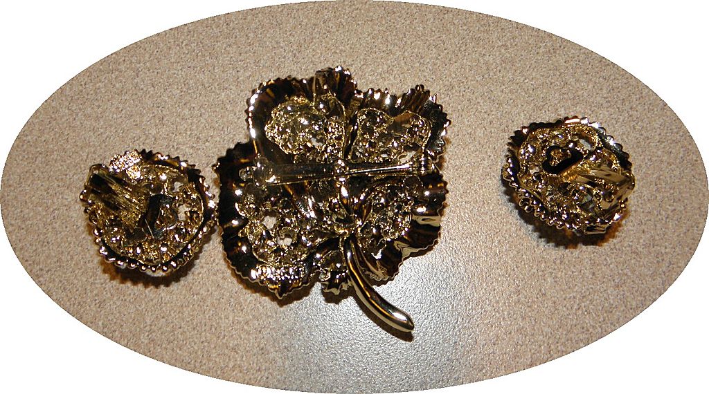 Vintage BSK Purple & Blue Brooch & Earrings Set Vintage BSK Purple & Blue Brooch & Earrings Set