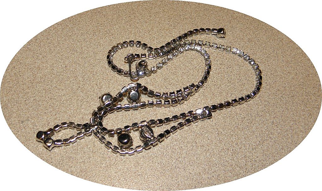 Vintage WEISS Clear Rhinestone Prong Set Necklace Vintage WEISS Clear Rhinestone Prong Set Necklace