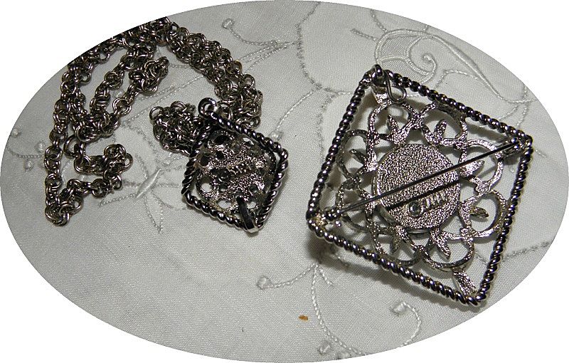 Vintage Sarah Coventry Inca Fire Necklace & Brooch Convertible Set Vintage Sarah Coventry Inca Fire Necklace & Brooch Convertible Set