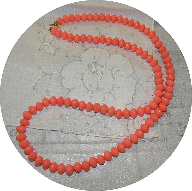 Vintage Shocking Pink 1960s Trifari Beads Necklace Vintage Shocking Pink 1960s Trifari Beads Necklace