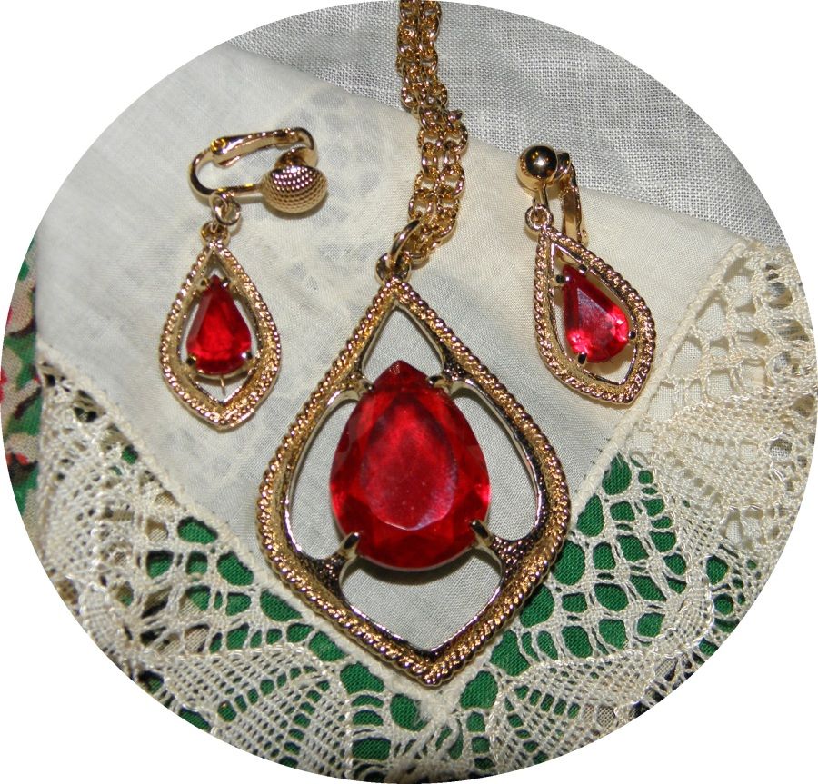 Vintage Sarah Coventry Scarlet Tears Red Glass Necklace & Earrings Vintage Sarah Coventry Scarlet Tears Red Glass Necklace & Earrings