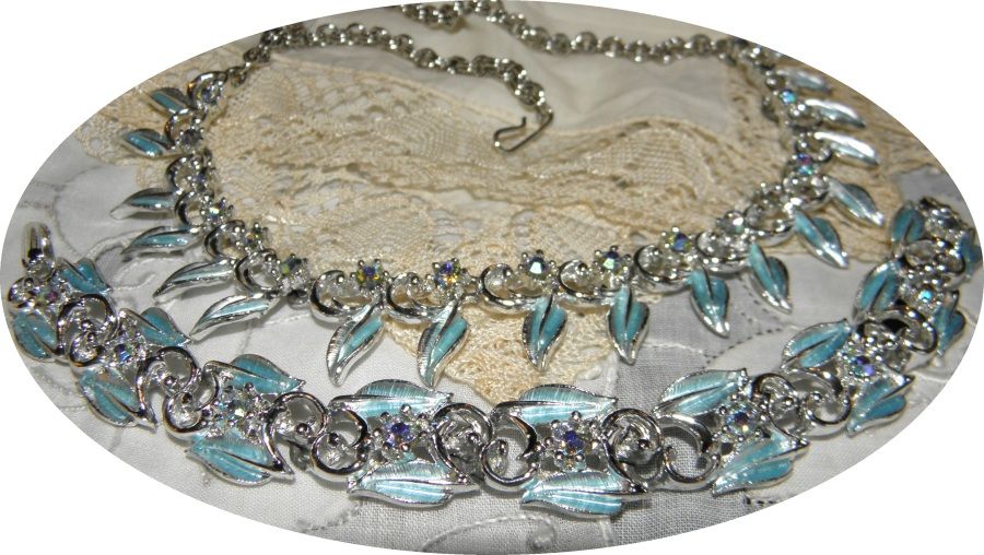 Vintage Icy Blue Rhinestone Necklace & Bracelet Set Vintage Icy Blue Rhinestone Necklace & Bracelet Set