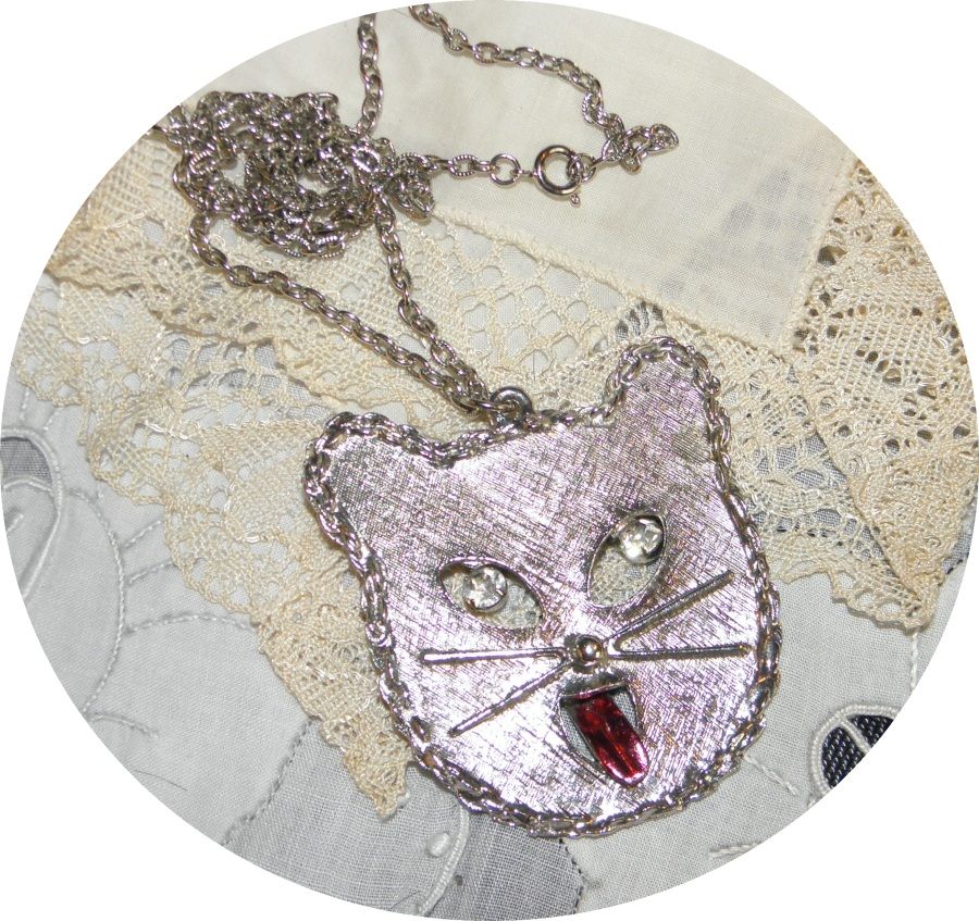 Vintage Fun Kitty Cat Necklace with Dangling Rhinestone Eyes & Licking Tongue Vintage Fun Kitty Cat Necklace with Dangling Rhinestone Eyes & Licking Tongue