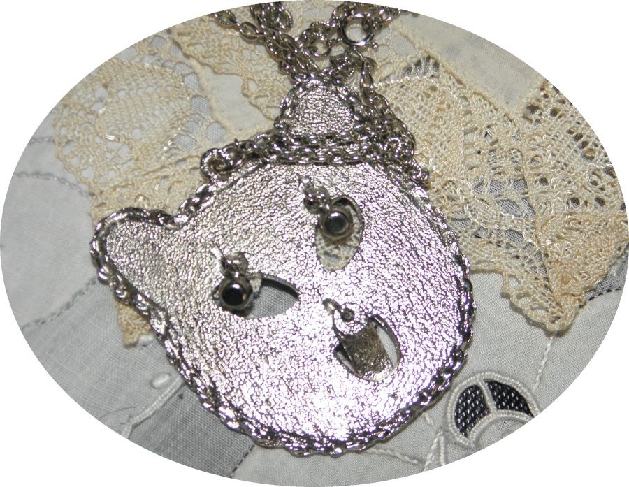 Vintage Fun Kitty Cat Necklace with Dangling Rhinestone Eyes & Licking Tongue Vintage Fun Kitty Cat Necklace with Dangling Rhinestone Eyes & Licking Tongue