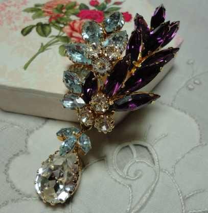 Dazzling Vintage Lavaliere Rhinestone Large Brooch Purple & Blue Austria Dazzling Vintage Lavaliere Rhinestone Large Brooch Purple & Blue Austria