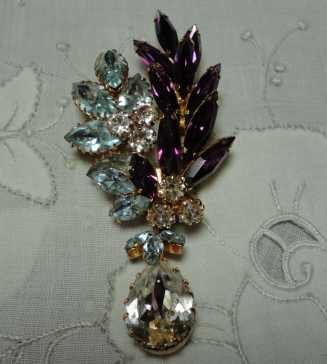 Dazzling Vintage Lavaliere Rhinestone Large Brooch Purple & Blue Austria Dazzling Vintage Lavaliere Rhinestone Large Brooch Purple & Blue Austria