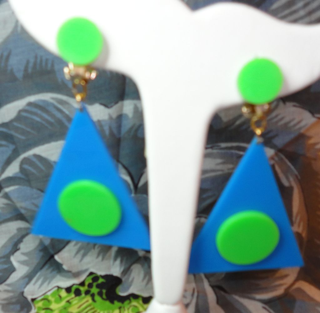 Fun and Funky 1960s Dangling Big Plastic Polka Dot GoGo Earrings NOS Fun and Funky 1960s Dangling Big Plastic Polka Dot GoGo Earrings NOS