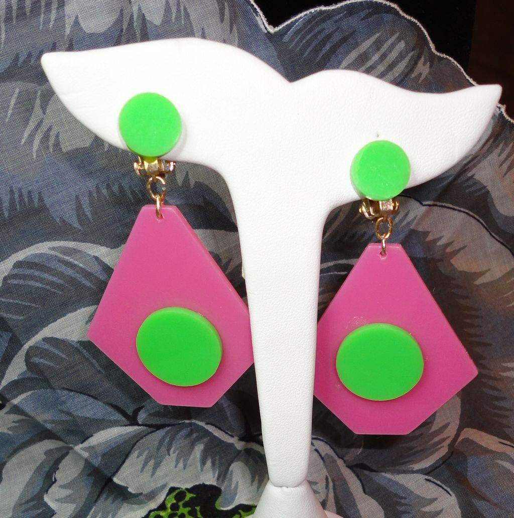 Vintage Fun & Funky Big Pink Dangling Plastic Polka Dot Earrings Vintage Fun & Funky Big Pink Dangling Plastic Polka Dot Earrings