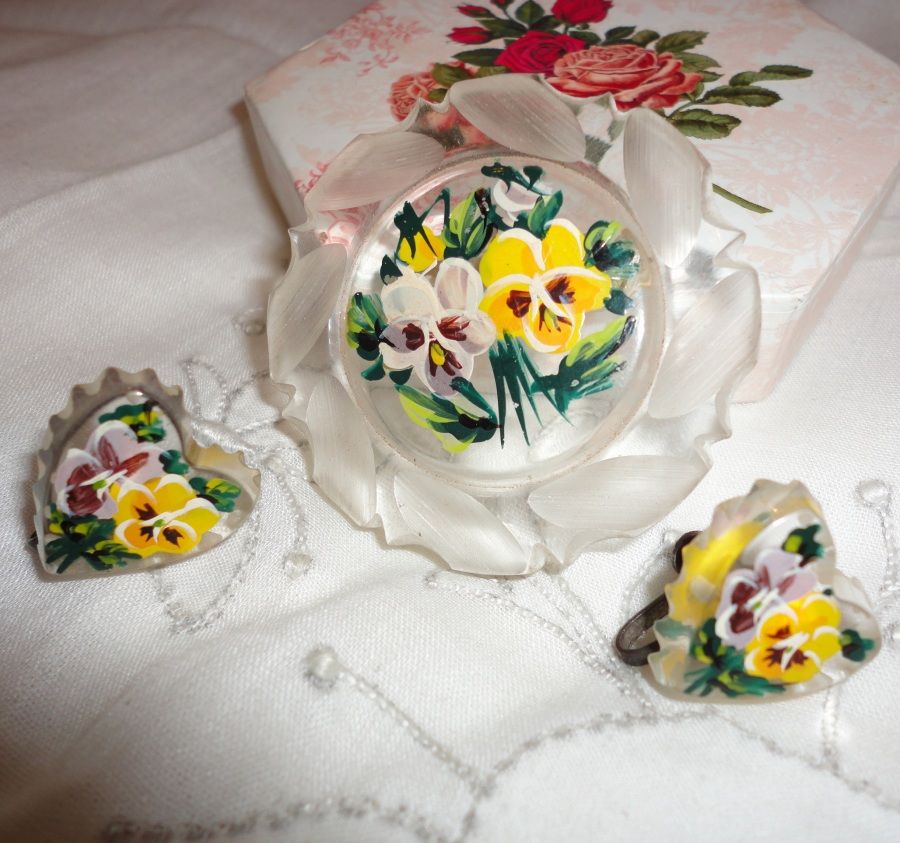 Vintage Carved Clear Lucite with Hand Painted Pansies Brooch & Earrings Set Vintage Carved Clear Lucite with Hand Painted Pansies Brooch & Earrings Set
