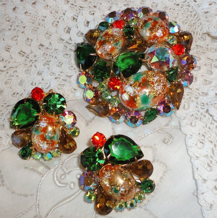 Vintage Juliana Easter Egg Coral & Green Huge Brooch & Earrings Set Vintage Juliana Easter Egg Coral & Green Huge Brooch & Earrings Set