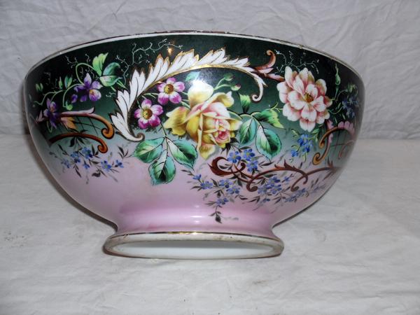 Mid 19th Century, Centerpiece Pedestal Punch Bowl Mid 19th Century, Centerpiece Pedestal Punch Bowl