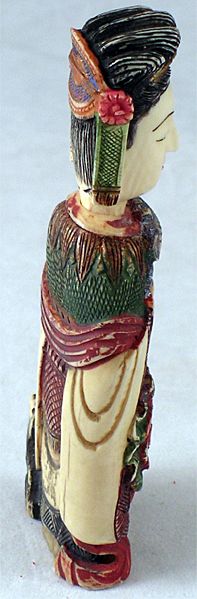 Chinese Carved Ivory Poly-Chromed Snuff Bottle Chinese Carved Ivory Poly-Chromed Snuff Bottle