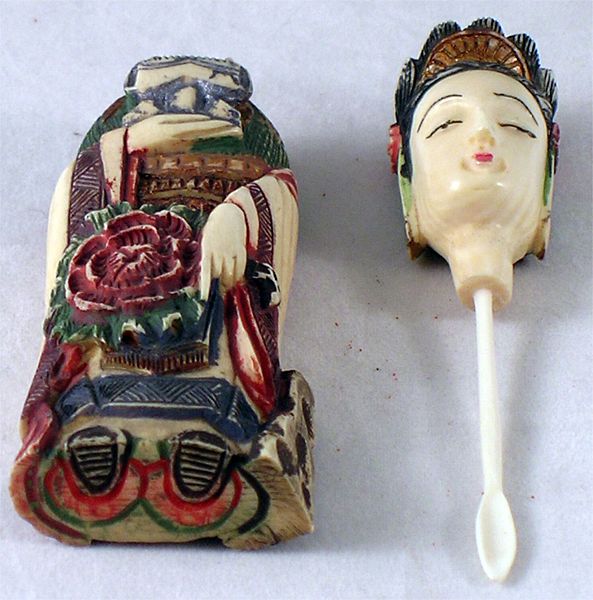 Chinese Carved Ivory Poly-Chromed Snuff Bottle Chinese Carved Ivory Poly-Chromed Snuff Bottle
