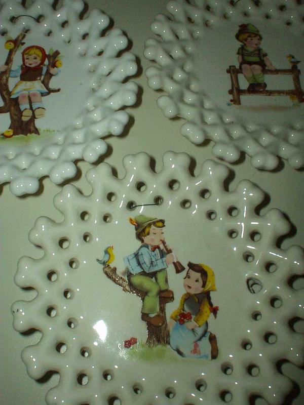 Set of 3 HEIDI Wall Porcelain Plates Set of 3 HEIDI Wall Porcelain Plates