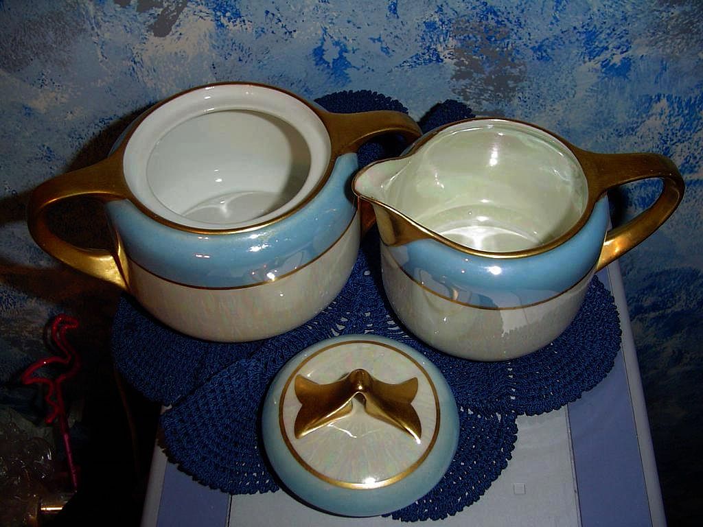 Blue/White Luster Set of Creamer and Sugar Dish Blue/White Luster Set of Creamer and Sugar Dish