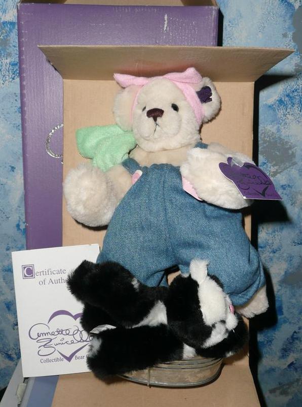 Annette Funicello Bear Bubbles Bath *MINT Annette Funicello Bear Bubbles Bath *MINT