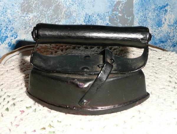 Small Iron For Dolls Small Iron For Dolls